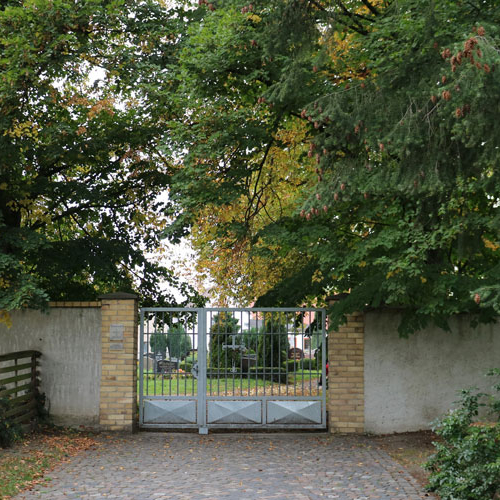 Eingang-Alter-Friedhof-Machern_1